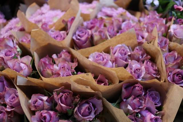 Bouquets and mixed packs